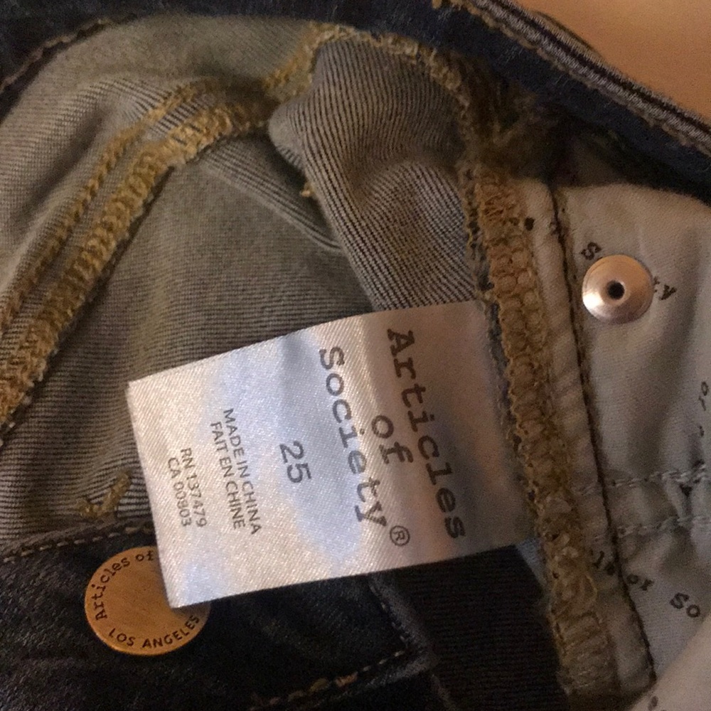 Jeans - Picture 3 of 4